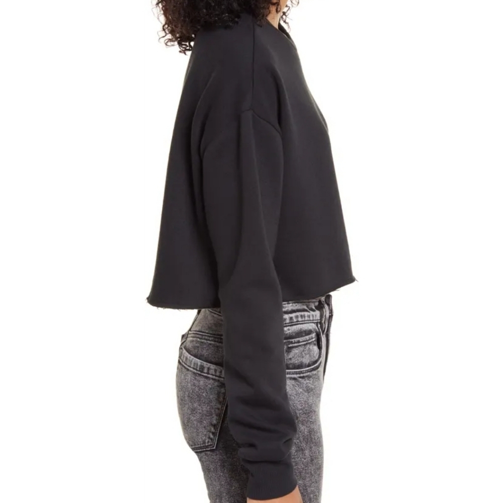 SOCIALITE Crewneck Cropped Pull-Over Sweater - Picture 3 of 5